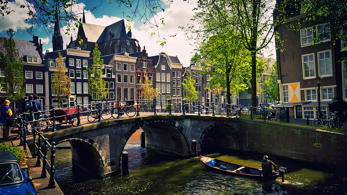 Автобусная экскурсия : удивительный Амстердам и самобытная Голландия.